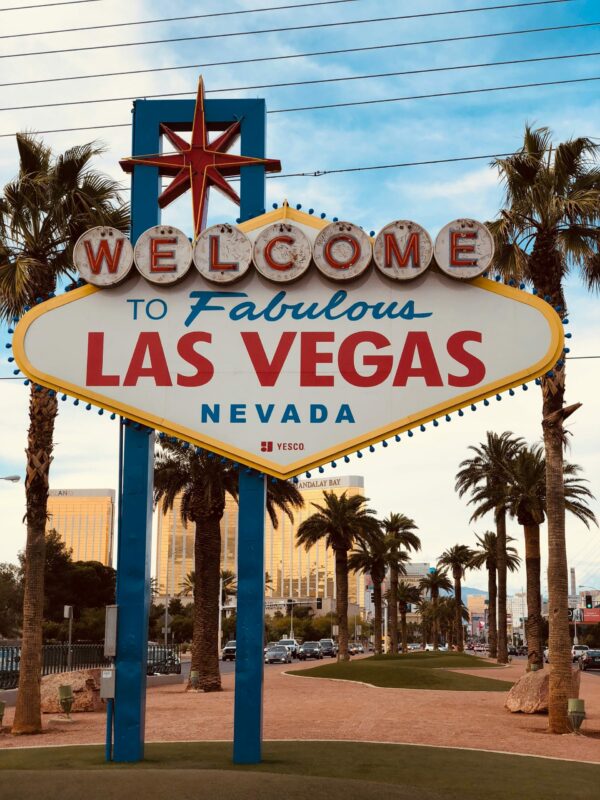 The Biggest Scams in Las Vegas, According to Tripadvisor Reviews